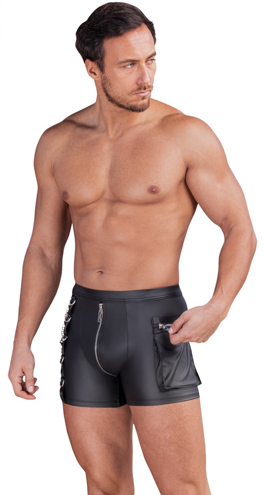 Boxer met kettingen